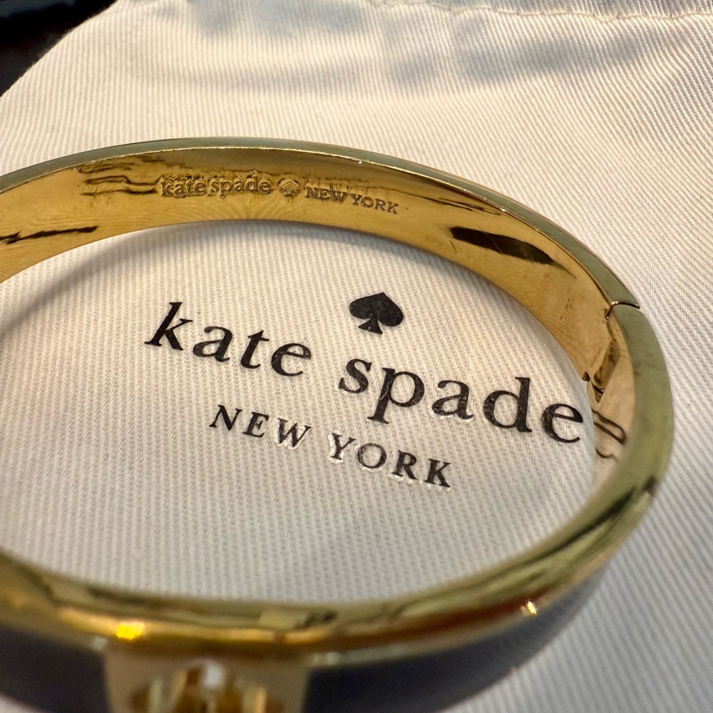 KATE SPADE Hole Punch Spade Enamel Hinged Bangle Bracelet - Gold/Black - Picture 12 of 15